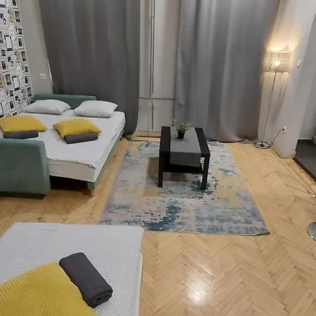Appartement 4 In The Party District Boedapest